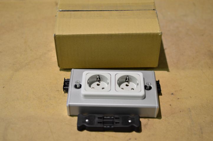 592227-1 Slim double socket, 19pc