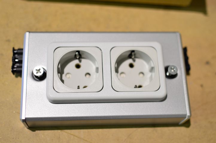 592227-3 Slim double socket, 19pc