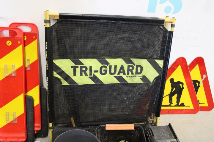 588903-4 Plant accessories, signs, tools, sack trolleys, Hultafors and more