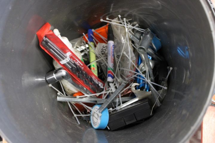 588903-10 Plant accessories, signs, tools, sack trolleys, Hultafors and more