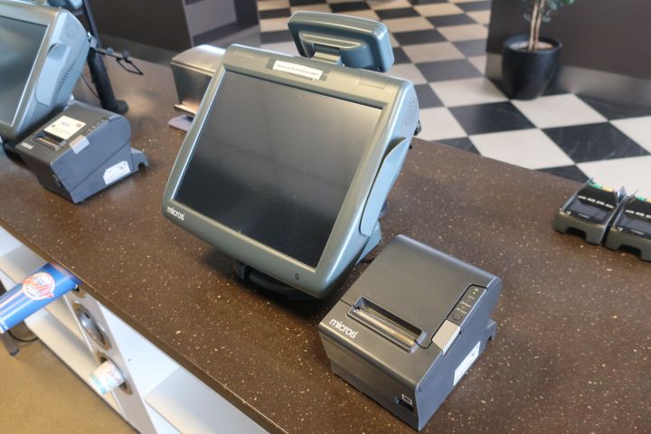580649-3 Checkout line MICROS, 4 cash registers with drawers, receipt printer, 3 kitchen screens and server