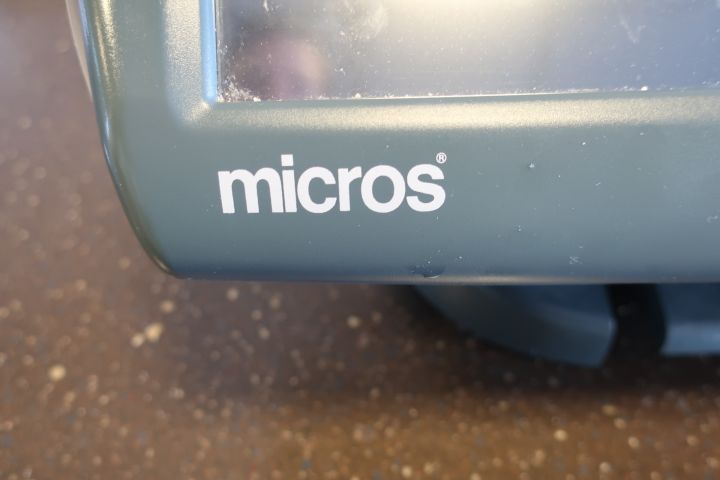 580649-5 Checkout line MICROS, 4 cash registers with drawers, receipt printer, 3 kitchen screens and server