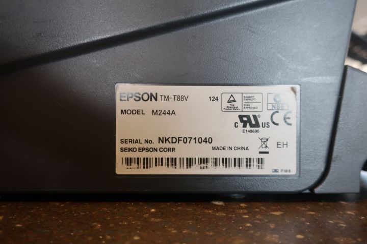 580649-8 Checkout line MICROS, 4 cash registers with drawers, receipt printer, 3 kitchen screens and server