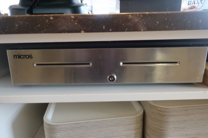 580649-11 Checkout line MICROS, 4 cash registers with drawers, receipt printer, 3 kitchen screens and server