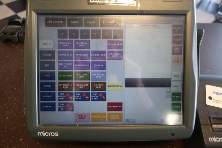 580649-12 Checkout line MICROS, 4 cash registers with drawers, receipt printer, 3 kitchen screens and server