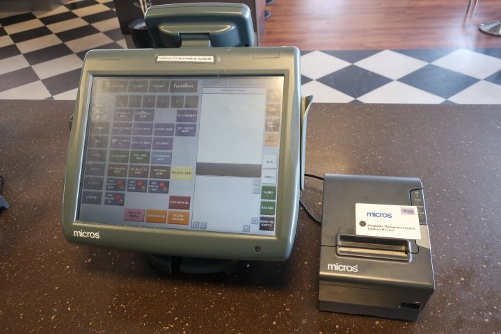 580649-13 Checkout line MICROS, 4 cash registers with drawers, receipt printer, 3 kitchen screens and server