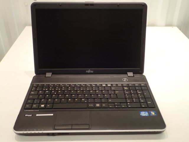 577144-2 Fujitsu Lifebook A512