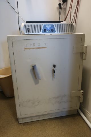 580692-1 Safety cabinet, JØLI Safe model 4