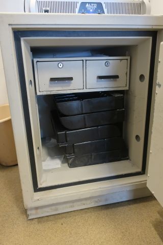 580692-3 Safety cabinet, JØLI Safe model 4