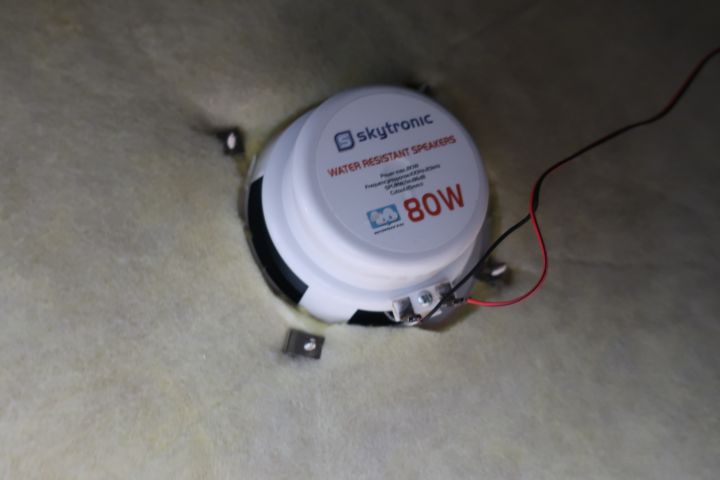 580693-9 Sound system, ALTO PRO MAC 2.4 and 20 speakers for ceiling mounting