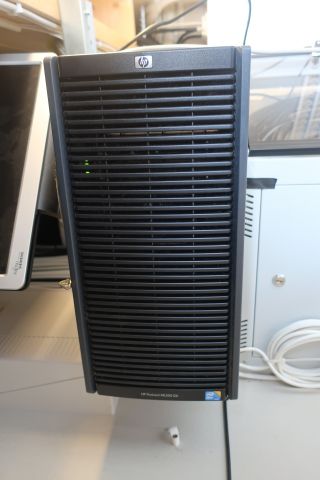 580649-23 Checkout line MICROS, 4 cash registers with drawers, receipt printer, 3 kitchen screens and server