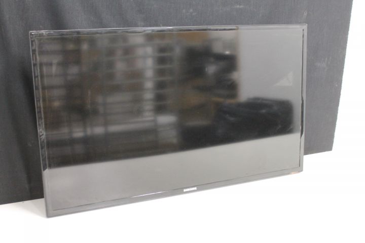 551237-1 Samsung TV 40 ”LH40MDC
