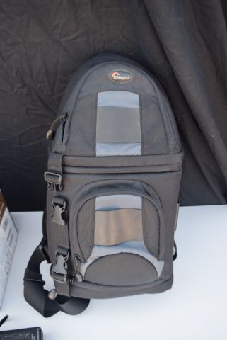 519318-2 Nikon D50, lens Sigma 55-200 mm + camera case Lowepro