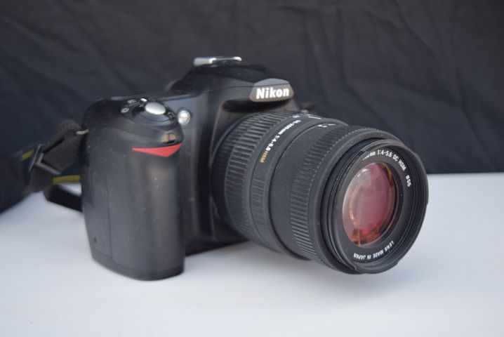 519318-5 Nikon D50, lens Sigma 55-200 mm + camera case Lowepro