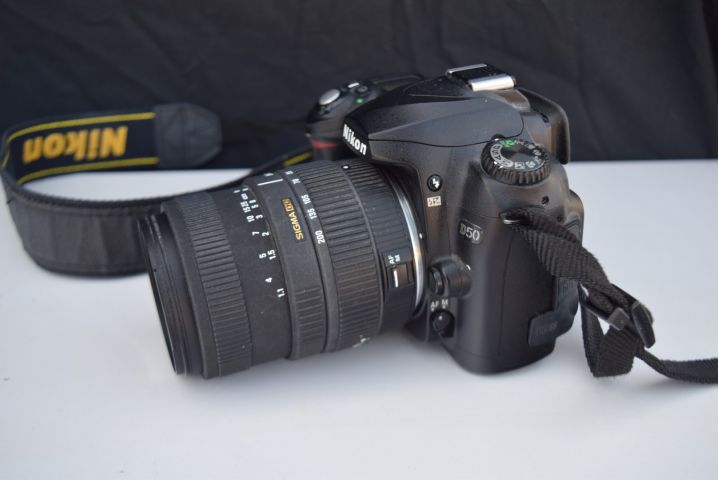 519318-6 Nikon D50, lens Sigma 55-200 mm + camera case Lowepro