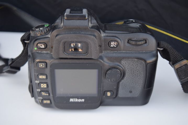 519318-7 Nikon D50, lens Sigma 55-200 mm + camera case Lowepro