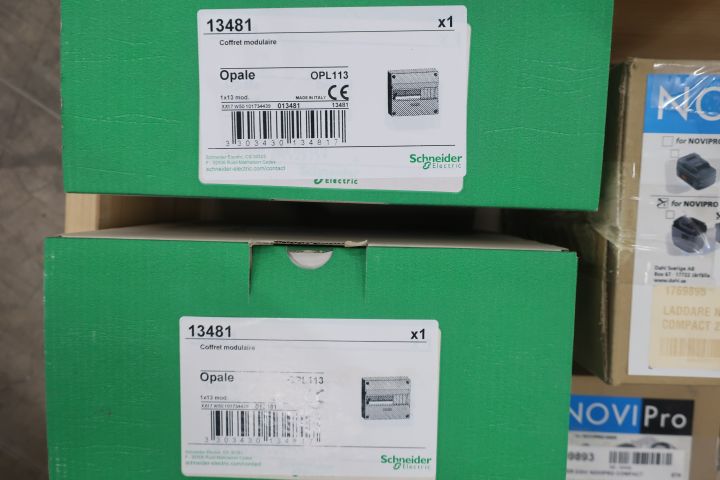 592886-2 Sortiment med elartiklar