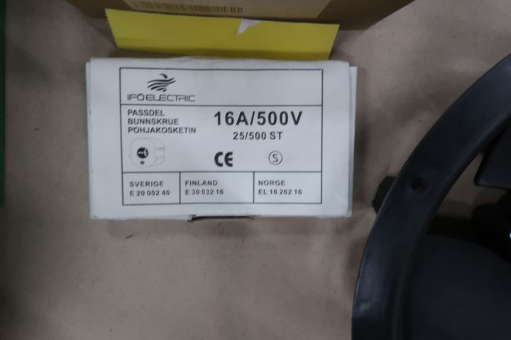 592886-6 Sortiment med elartiklar