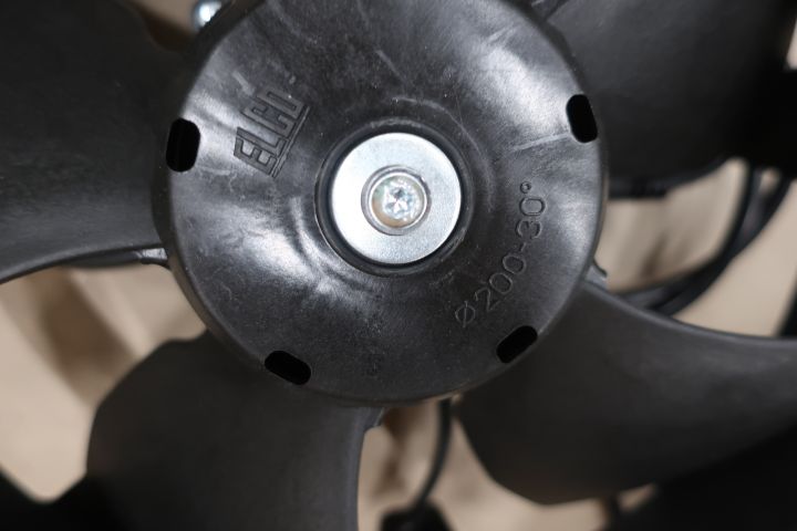 592886-8 Sortiment med elartiklar