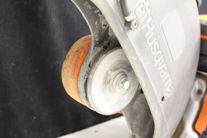 437669-8 Röjsåg Husqvarna K760 utan sågklinga