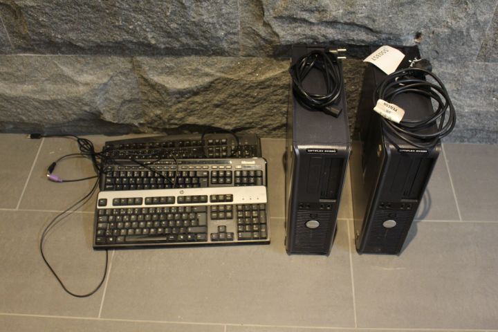 550357-1 2 desktop computers Dell Optiplex GX620 with 3 keyboards