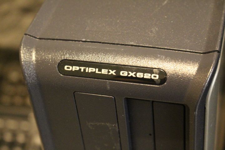 550357-4 2 desktop computers Dell Optiplex GX620 with 3 keyboards