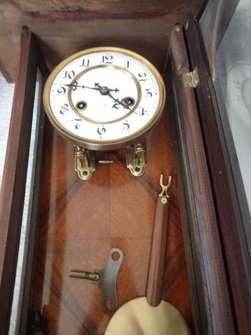 577274-11 Väggur med pendel