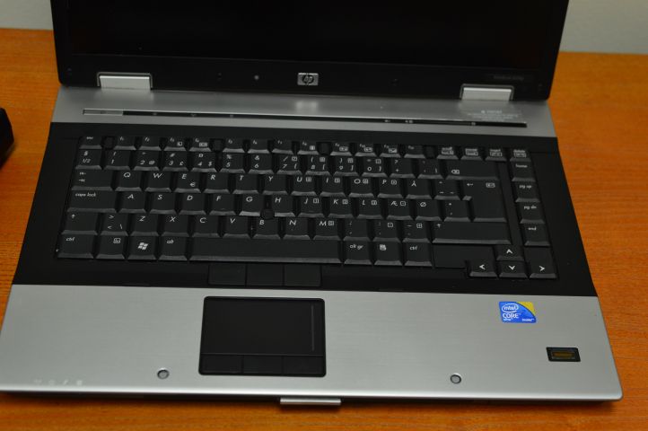 593567-2 Hp Elitebook 8530p laptop NR 17