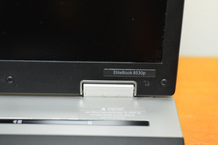 593567-4 Hp Elitebook 8530p laptop NR 17