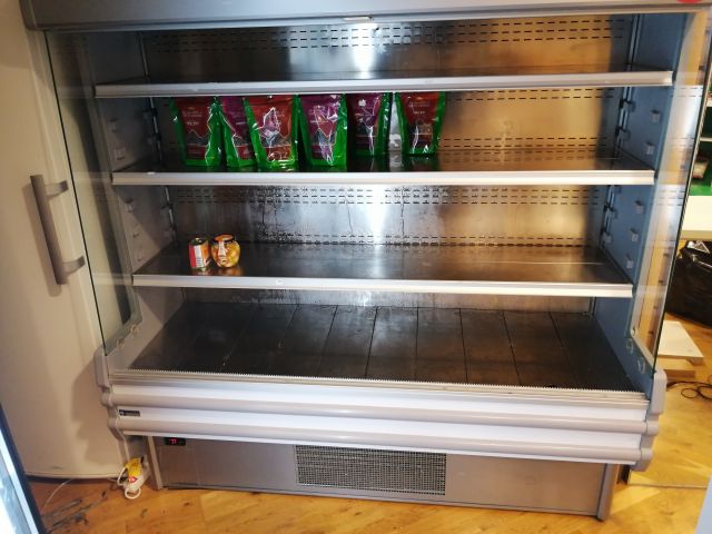 467146-3 Grönsak / exponeringsskyl med jalusi