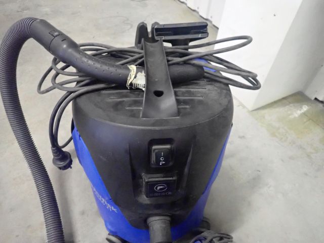 577598-4 2nd Nilfisk rough vacuum cleaner