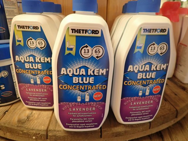 577614-2 11 bottles with Aqua Kem blue