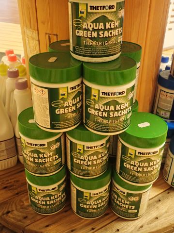 577617-1 15 jars with Thetford aqua chem green sachets