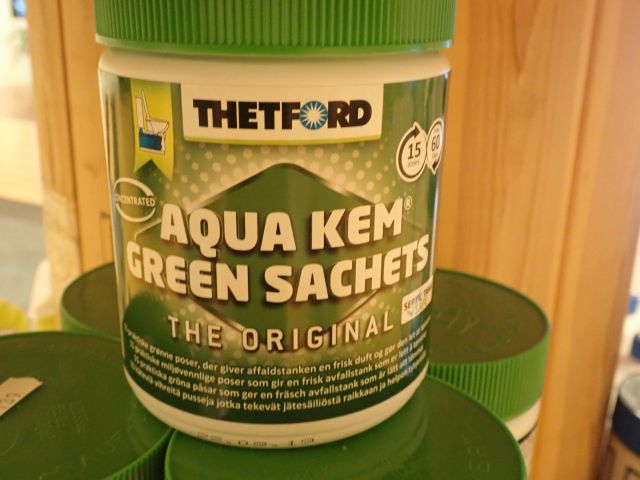 577617-2 15 jars with Thetford aqua chem green sachets