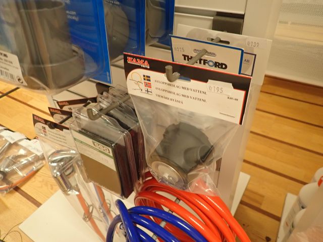 577670-12 Large lot with water and drainage details for caravan / motorhome