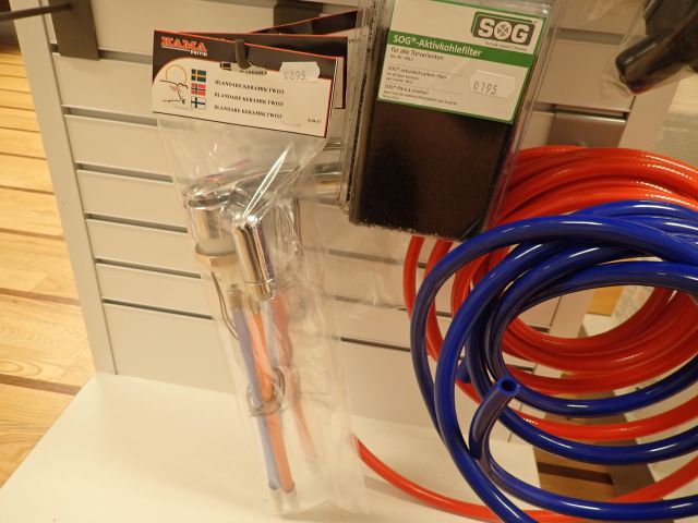 577670-14 Large lot with water and drainage details for caravan / motorhome