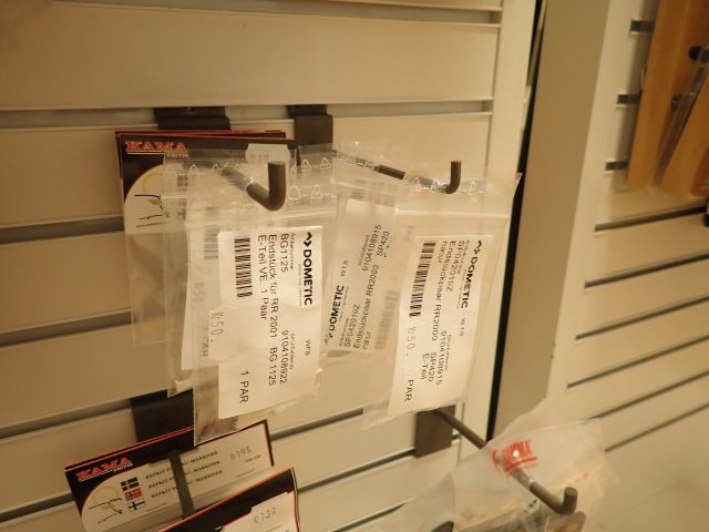 577670-18 Large lot with water and drainage details for caravan / motorhome