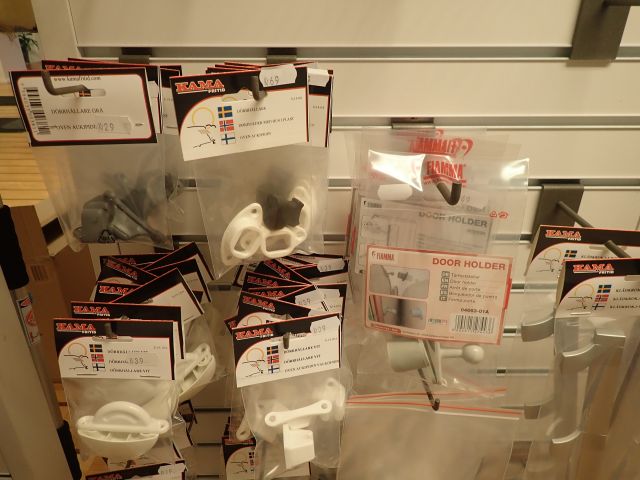 577670-23 Large lot with water and drainage details for caravan / motorhome