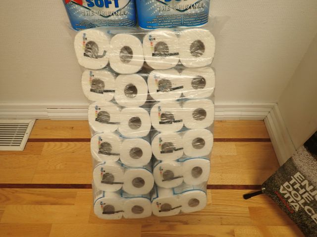 577678-2 15 pcs with Thetford Toilet Paper