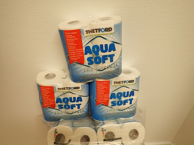 577678-3 15 pcs with Thetford Toilet Paper