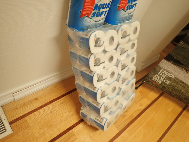 577678-4 15 pcs with Thetford Toilet Paper