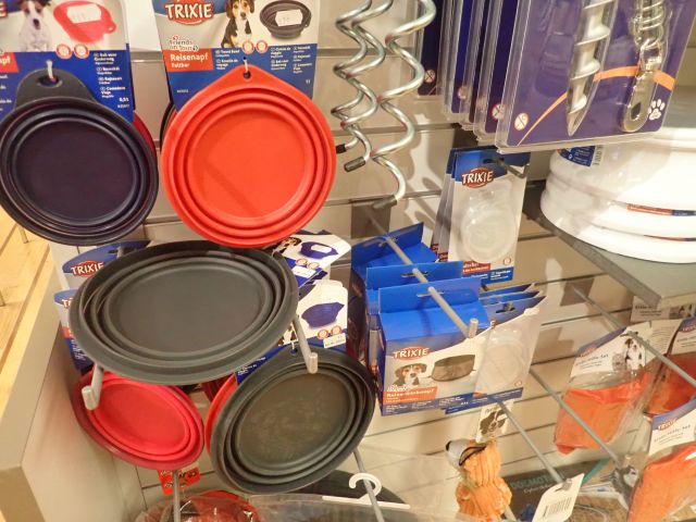 577692-12 Large lot with dog products etc.