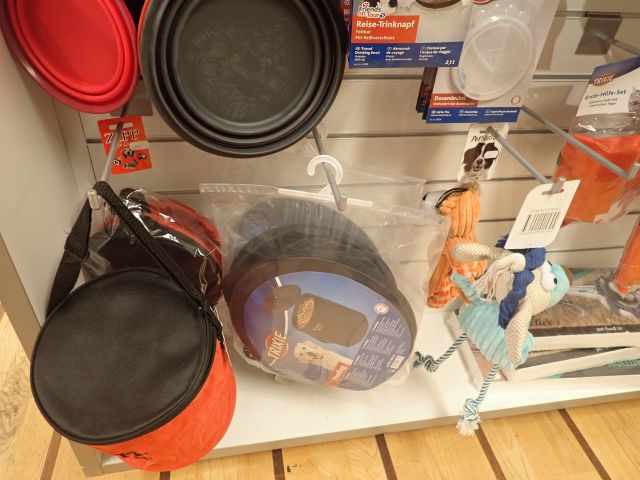 577692-13 Large lot with dog products etc.