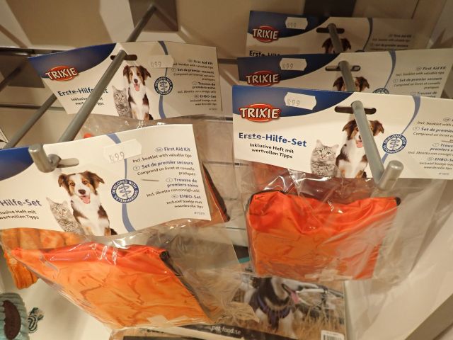 577692-15 Large lot with dog products etc.