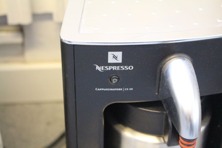 550405-8 Nespresso machine 703 / CS100 and Cappucino machine with accessories