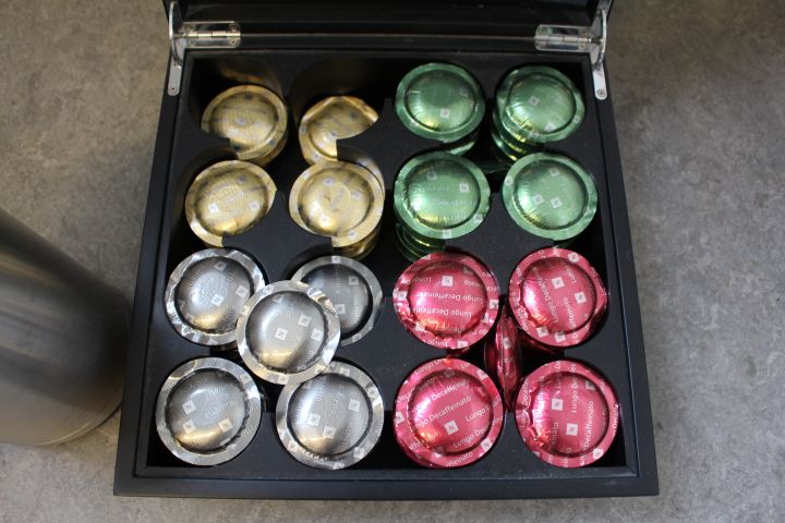 550405-13 Nespresso machine 703 / CS100 and Cappucino machine with accessories