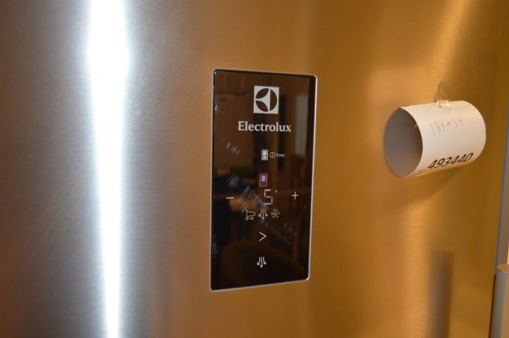 493440-2 Refrigerate / freeze Electrolux