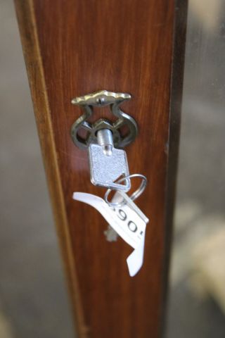 589056-3 Coat of arms, 6 compartments