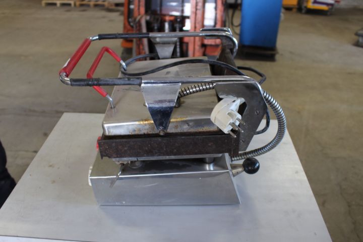 589104-2 Clamp grill, Turmix 246 (4000W)