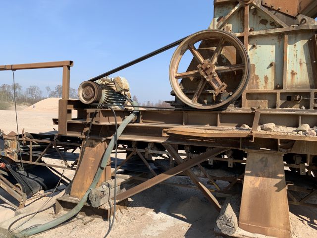 596938-4 Jaw crusher Kue Ken (key) + 1 conveyor belt
